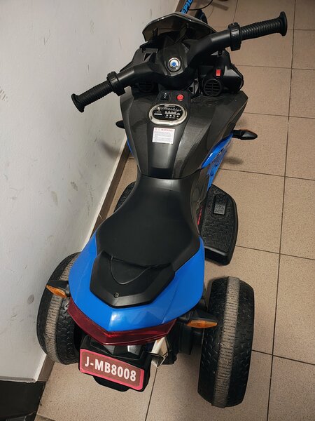 Vand motocicleta electrica cu 3 roti